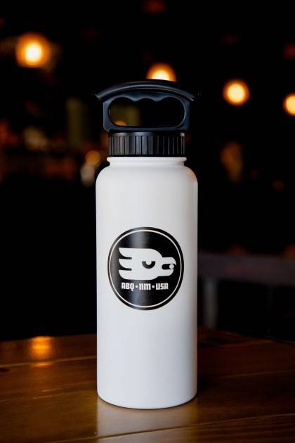 marble 34oz white insulated growler front view